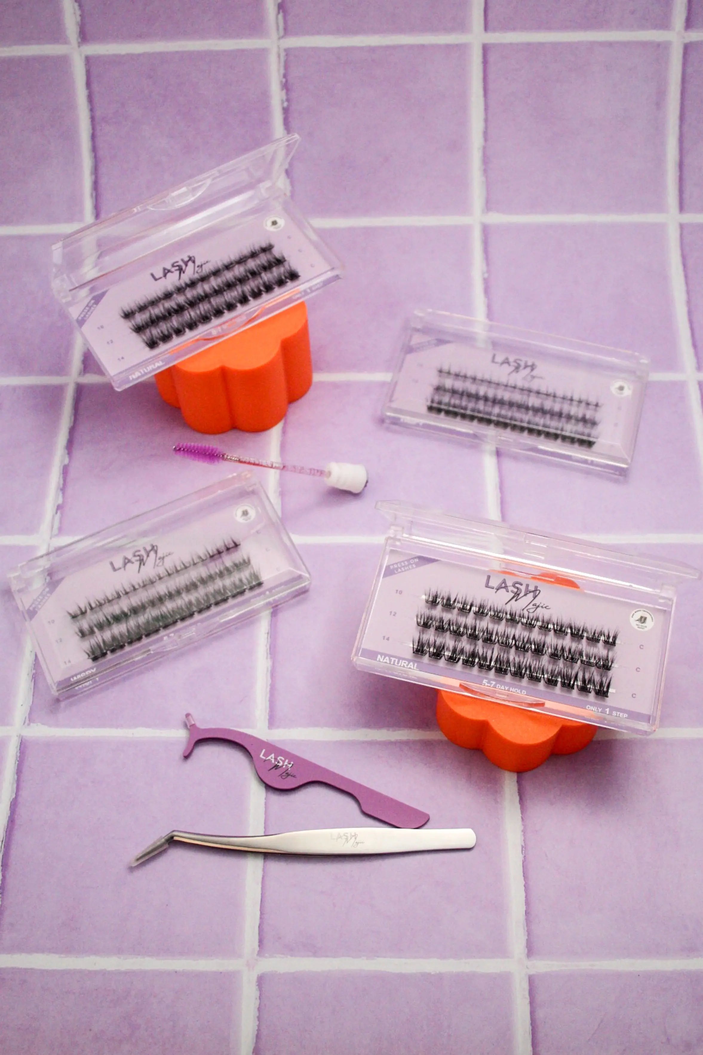 Press & Go Pre-glued lashes in Wispy Lash Majic